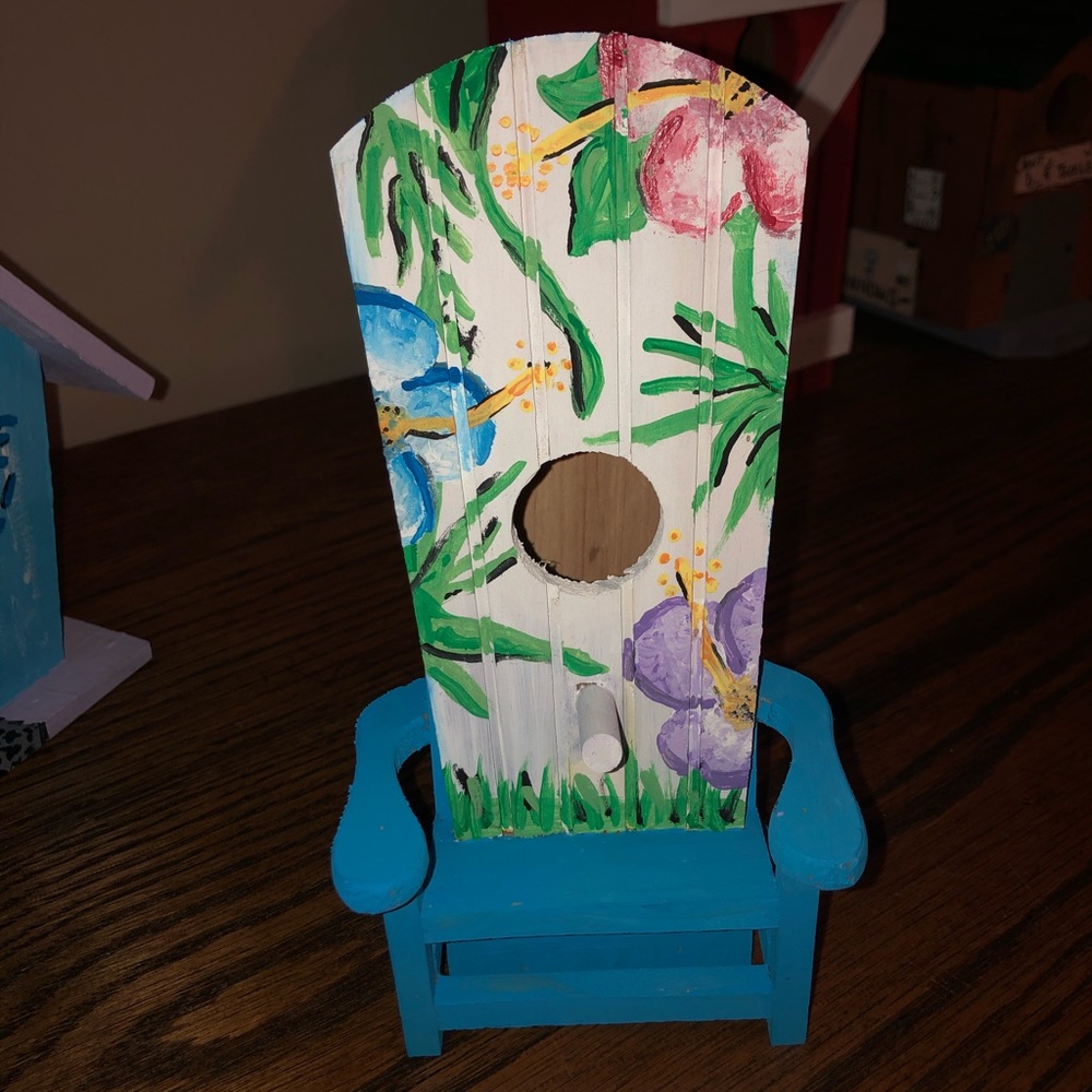 Hand-painted Birdhouse Beach Chair Tropical